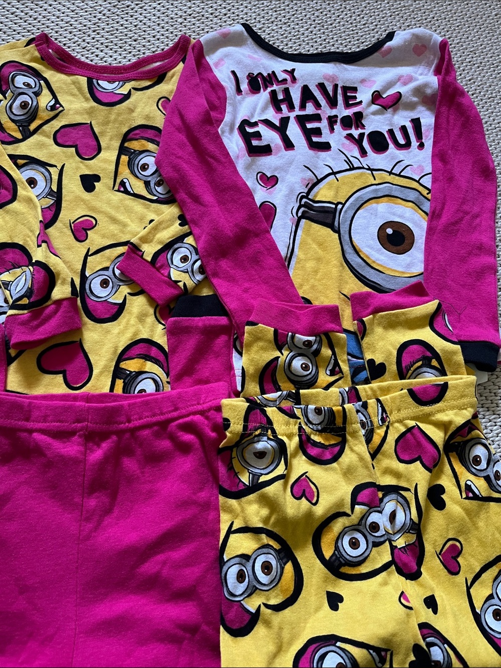 Pajamas 4 pieces Despicable ME2 girls new size 6 cotton